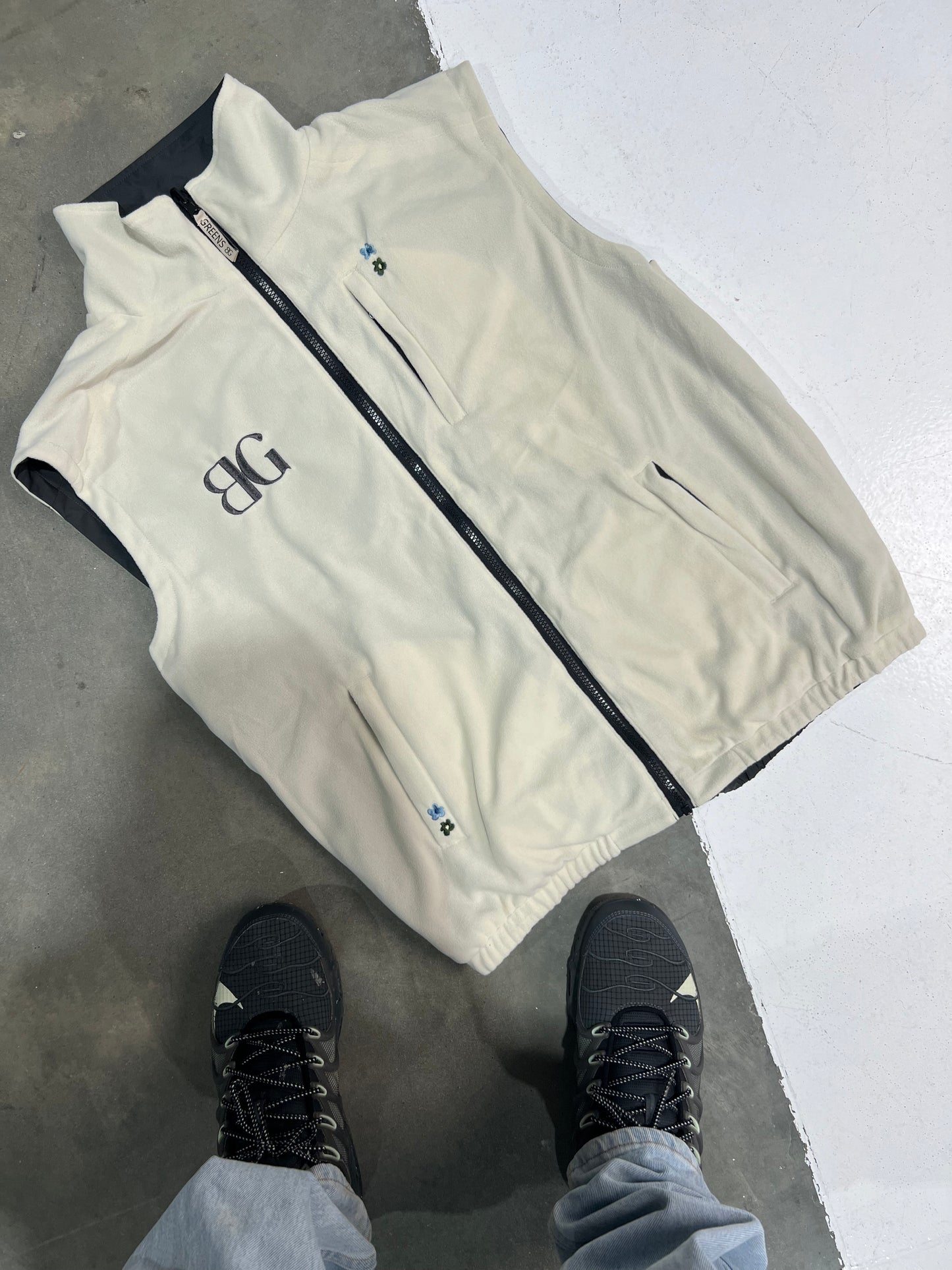 REVERSIBLE VEST