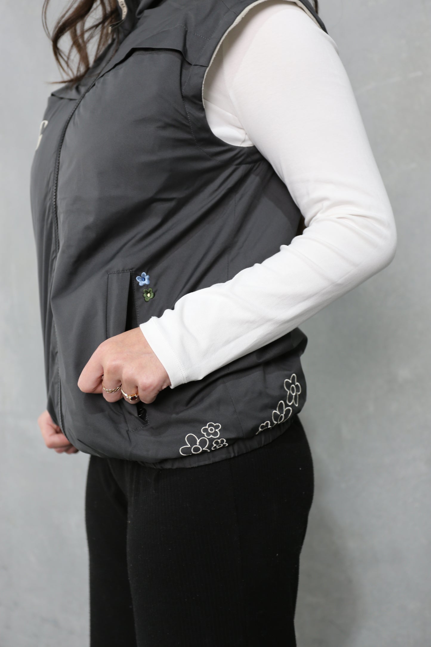 REVERSIBLE VEST