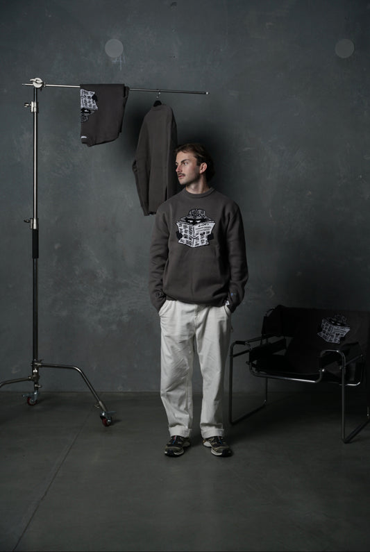 CURIOSITY CREATES OPPORTUNITY KNITTED SWEATER - ASH